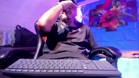 Snapshot of axell_cross2 chatting on 22, 10, 2025 Axell Cross2 online show from 22, 10, 2025