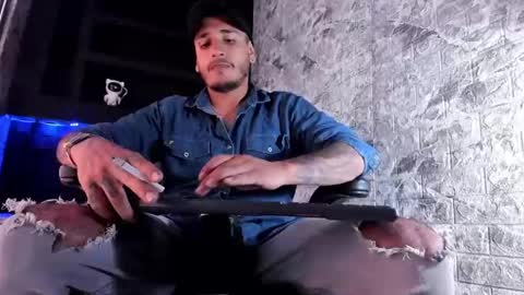 Snapshot of axell_cross2 chatting on 3, 11, 2025 Axell Cross2 online show from 3, 11, 2025