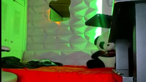 Snapshot of axell_cross2 chatting on 9, 11, 2025 Axell Cross2 online show from 9, 11, 2025