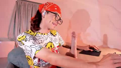 Snapshot of axellcollins chatting on 11, 2, 2025 im your little femboy ALEX online show from 11, 2, 2025