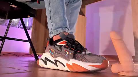 Snapshot of axellcollins chatting on 12, 2, 2025 im your little femboy ALEX online show from 12, 2, 2025