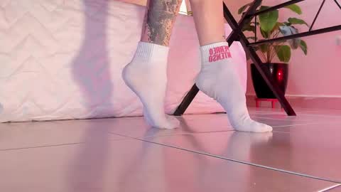 Snapshot of axellcollins chatting on 15, 9, 2025 im your little femboy ALEX online show from 15, 9, 2025