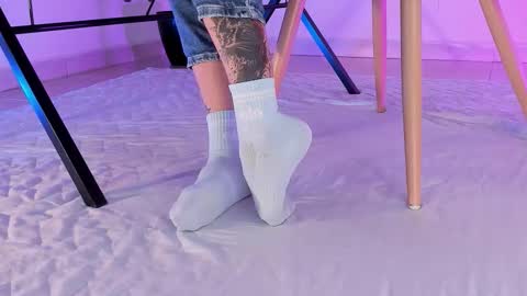 Snapshot of axellcollins chatting on 13, 11, 2025 im your little femboy ALEX online show from 13, 11, 2025