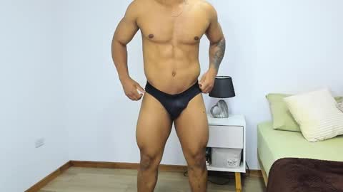 Snapshot of axelldasilva chatting on 1, 11, 2025 AXEL DA SILVA online show from 1, 11, 2025