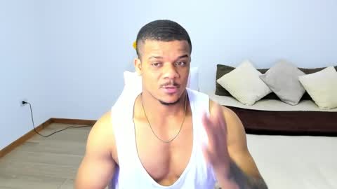 Snapshot of axelldasilva chatting on 23, 11, 2025 AXEL DA SILVA online show from 23, 11, 2025