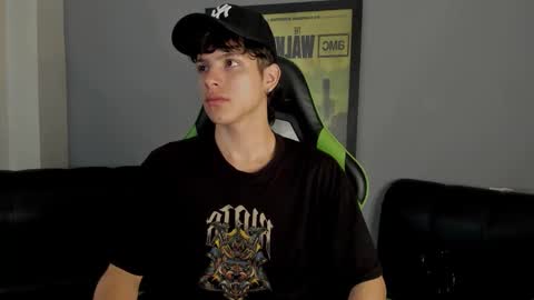 Snapshot of axelraven chatting on 4, 12, 2024 Axel Raven online show from 4, 12, 2024