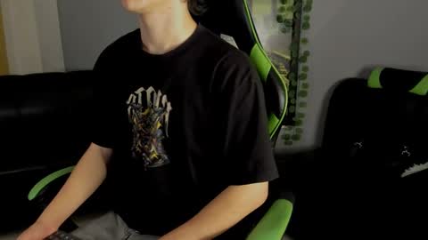 Snapshot of axelraven chatting on 24, 12, 2024 Axel Raven online show from 24, 12, 2024