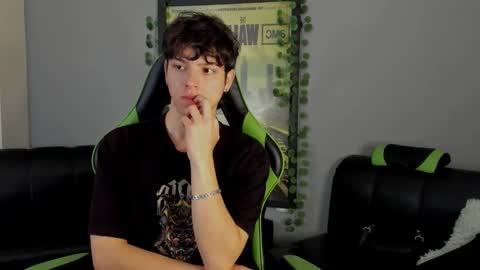 Snapshot of axelraven chatting on 24, 12, 2024 Axel Raven online show from 24, 12, 2024