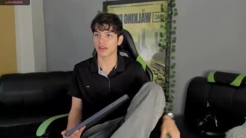 Snapshot of axelraven chatting on 27, 12, 2024 Axel Raven online show from 27, 12, 2024