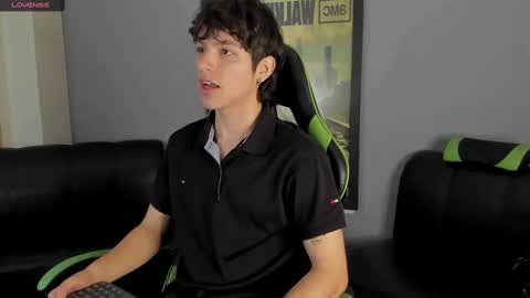 Snapshot of axelraven chatting on 31, 12, 2024 Axel Raven online show from 31, 12, 2024