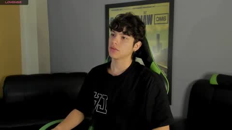 Snapshot of axelraven chatting on 2, 1, 2025 Axel Raven online show from 2, 1, 2025