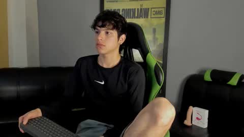 Snapshot of axelraven chatting on 10, 1, 2025 Axel Raven online show from 10, 1, 2025