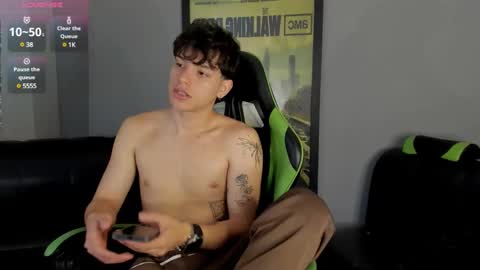 Snapshot of axelraven chatting on 21, 1, 2025 Axel Raven online show from 21, 1, 2025