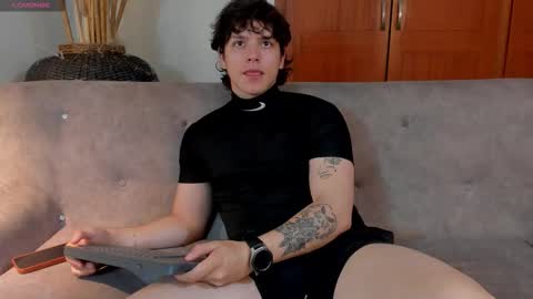 Snapshot of axelraven chatting on 21, 10, 2025 Axel Raven online show from 21, 10, 2025