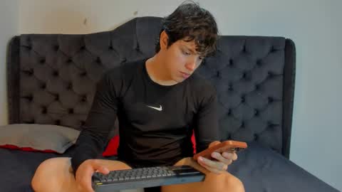 Snapshot of axelraven chatting on 15, 12, 2025 Axel Raven online show from 15, 12, 2025