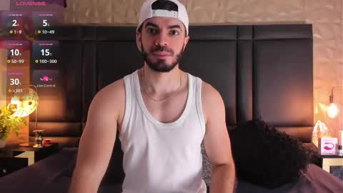 Snapshot of axelthompsom chatting on 13, 10, 2025 Axel Thompsom online show from 13, 10, 2025