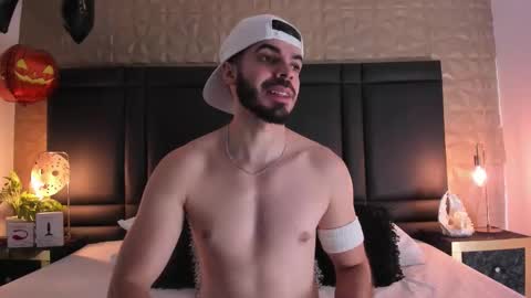 Snapshot of axelthompsom chatting on 16, 10, 2025 Axel Thompsom online show from 16, 10, 2025