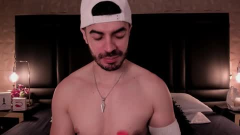 Snapshot of axelthompsom chatting on 12, 11, 2025 Axel Thompsom online show from 12, 11, 2025