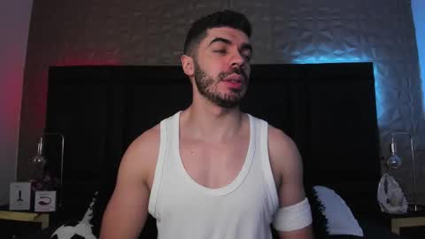 Snapshot of axelthompsom chatting on 14, 11, 2025 Axel Thompsom online show from 14, 11, 2025