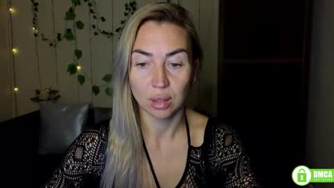 Snapshot of ay_kiss_jully chatting on 28, 9, 2025 Jully online show from 28, 9, 2025
