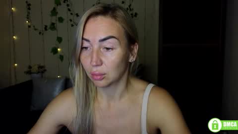 Snapshot of ay_kiss_jully chatting on 5, 10, 2025 Jully online show from 5, 10, 2025