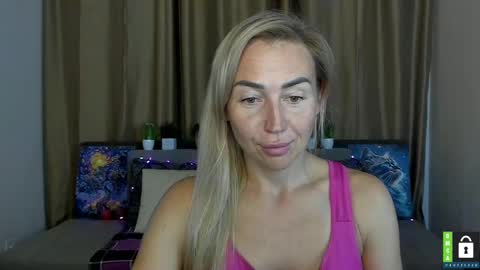 Snapshot of ay_kiss_jully chatting on 7, 10, 2025 Jully online show from 7, 10, 2025