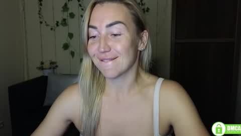 Snapshot of ay_kiss_jully chatting on 12, 10, 2025 Jully online show from 12, 10, 2025