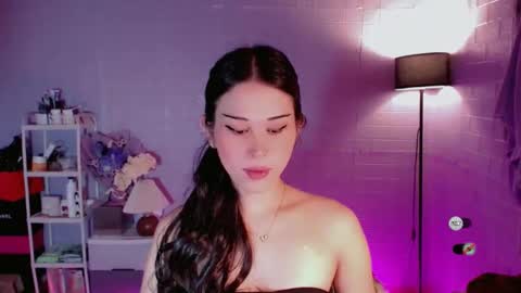 AYAHOSHILOVESYOU online show from 5, 4, 2026