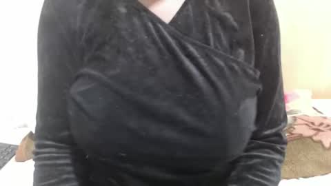 Ayie online show from 10, 11, 2025