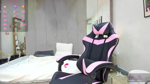 SundyRose online show from 3, 11, 2025