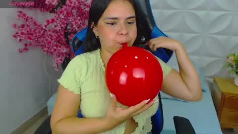 Alyda Jaramillo online show from 11, 9, 2025