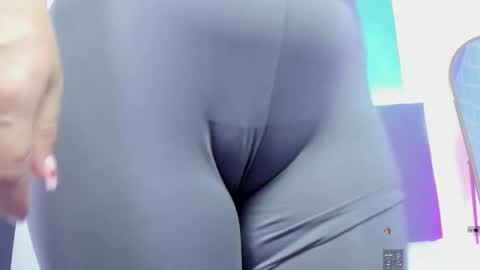 Alyda Jaramillo online show from 24, 10, 2025