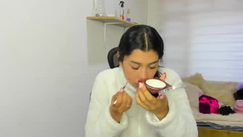 Snapshot of aysha_winxx chatting on 20, 10, 2025 aysha_winxx online show from 20, 10, 2025