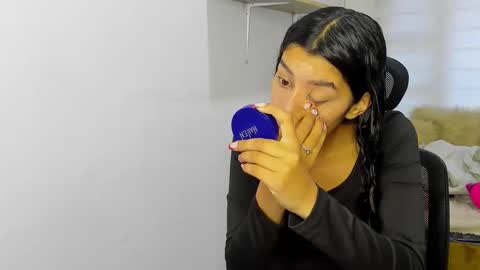 Snapshot of aysha_winxx chatting on 21, 10, 2025 aysha_winxx online show from 21, 10, 2025