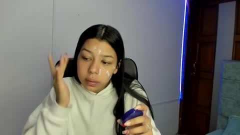 Snapshot of aysha_winxx chatting on 22, 11, 2025 aysha_winxx online show from 22, 11, 2025