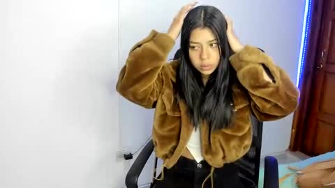 Snapshot of aysha_winxx chatting on 23, 11, 2025 aysha_winxx online show from 23, 11, 2025