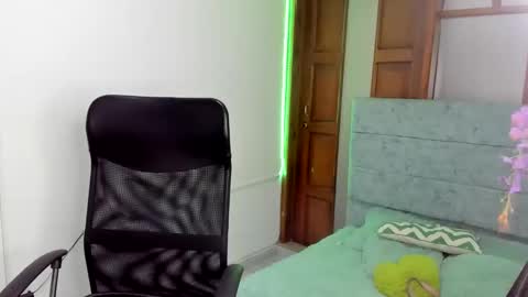 Snapshot of aysha_winxx chatting on 25, 11, 2025 aysha_winxx online show from 25, 11, 2025