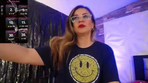 Snapshot of azaahara_ chatting on 6, 11, 2025 Azahara online show from 6, 11, 2025