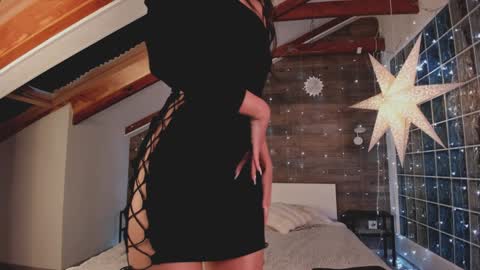 Snapshot of azaliaswallows chatting on 5, 2, 2025 azaliaswallows online show from 5, 2, 2025