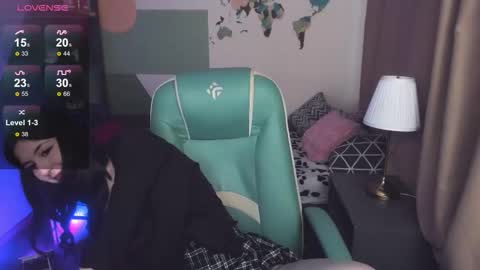 Snapshot of azaliya_haze chatting on 1, 3, 2026 Azaliya online show from 1, 3, 2026