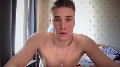 Snapshot of azazelmax chatting on 8, 3, 2025 azazelmax online show from 8, 3, 2025