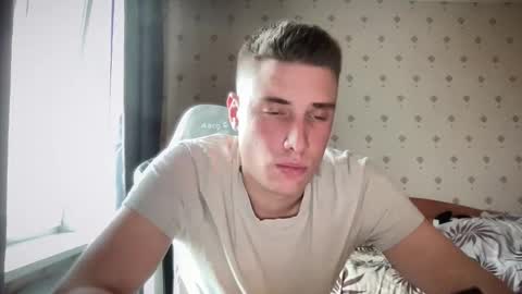 Snapshot of azazelmax chatting on 15, 10, 2025 azazelmax online show from 15, 10, 2025