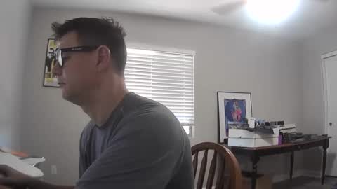 azsurfer39 online show from 9, 9, 2025