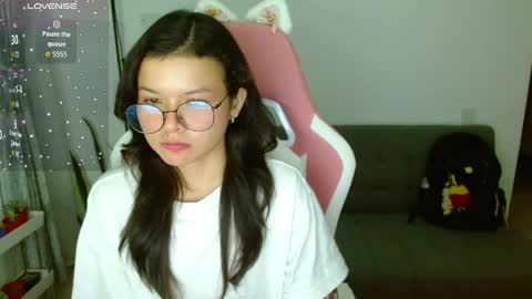 Snapshot of azu_chan chatting on 3, 6, 2026 Azu online show from 3, 6, 2026