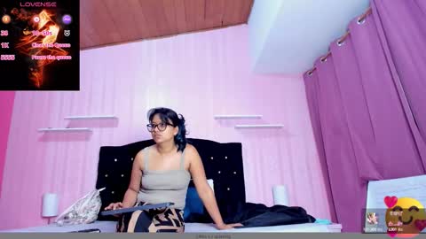Snapshot of azul_moon chatting on 13, 9, 2025 azul_moon online show from 13, 9, 2025