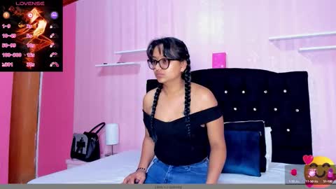 Snapshot of azul_moon chatting on 19, 9, 2025 azul_moon online show from 19, 9, 2025