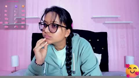 Snapshot of azul_moon chatting on 24, 9, 2025 azul_moon online show from 24, 9, 2025