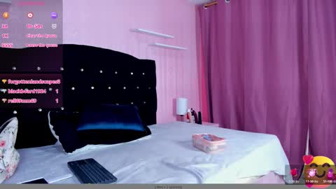 Snapshot of azul_moon chatting on 28, 9, 2025 azul_moon online show from 28, 9, 2025
