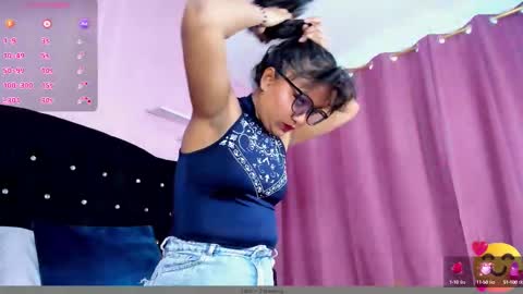 Snapshot of azul_moon chatting on 28, 9, 2025 azul_moon online show from 28, 9, 2025