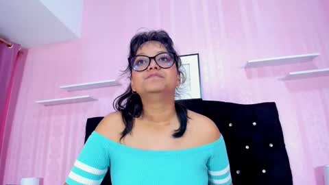 Snapshot of azul_moon chatting on 10, 10, 2025 azul_moon online show from 10, 10, 2025